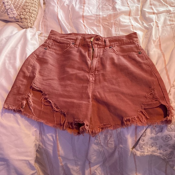 American Eagle Outfitters Pants - Size 2 pink American eagle mom short
